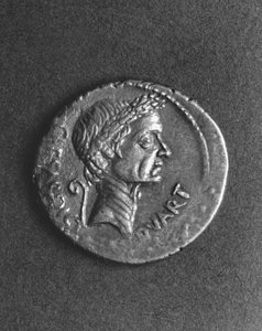 Munt met een portret van Julius Caesar (101-44 v.Chr.)